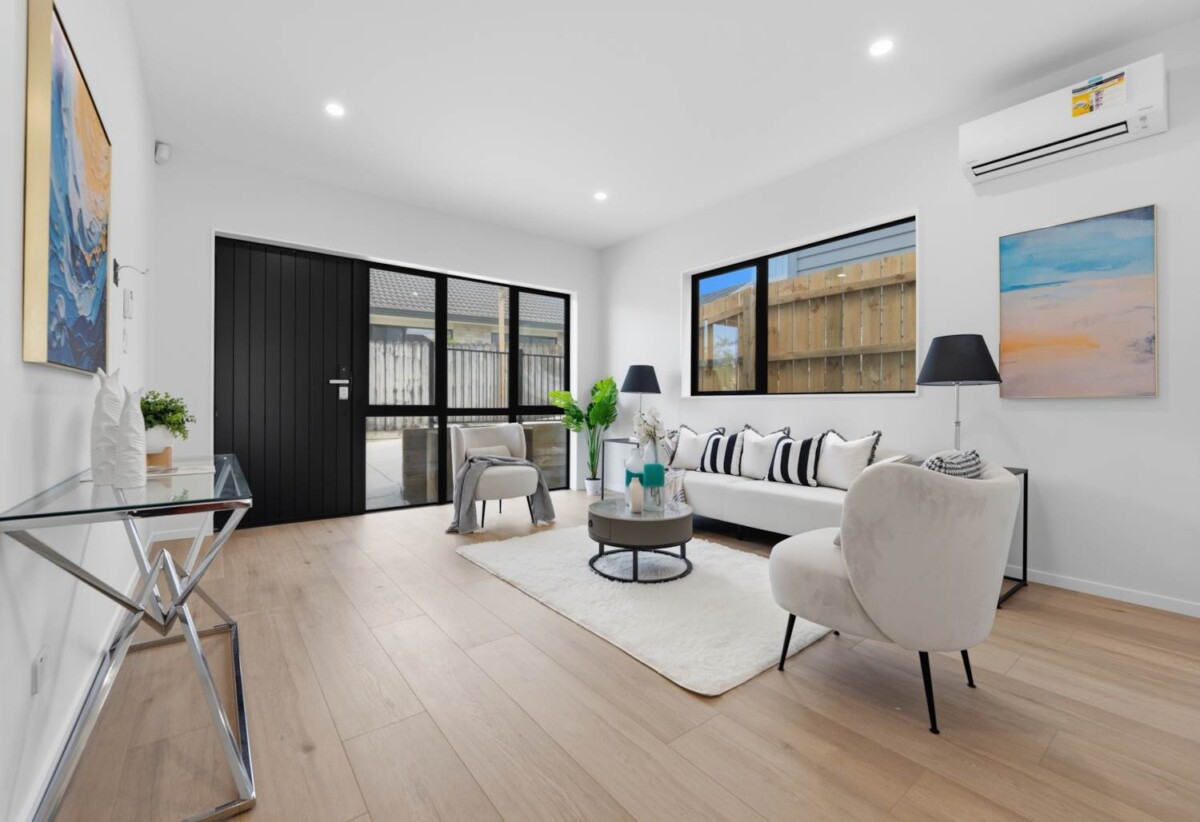 Brandnew standalone 4 beds 2.5 baths home with garage, just moments from the tranquil Auckland Botanic Gardens. shops, schools, motorway access, 0.4 km to Alfriston College, Lot 2/13 Rathmar Drive, Manurewa, Auckland