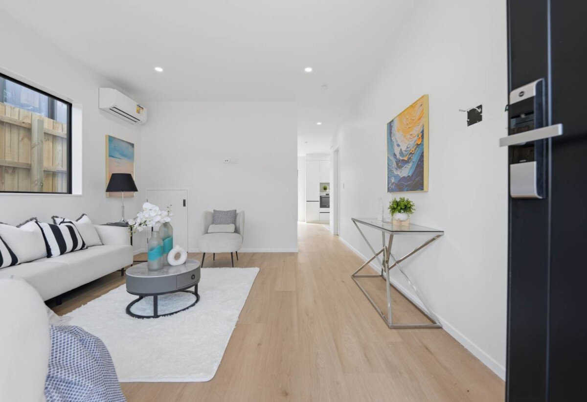 Brandnew standalone 4 beds 2.5 baths home with garage, just moments from the tranquil Auckland Botanic Gardens. shops, schools, motorway access, 0.4 km to Alfriston College, Lot 2/13 Rathmar Drive, Manurewa, Auckland