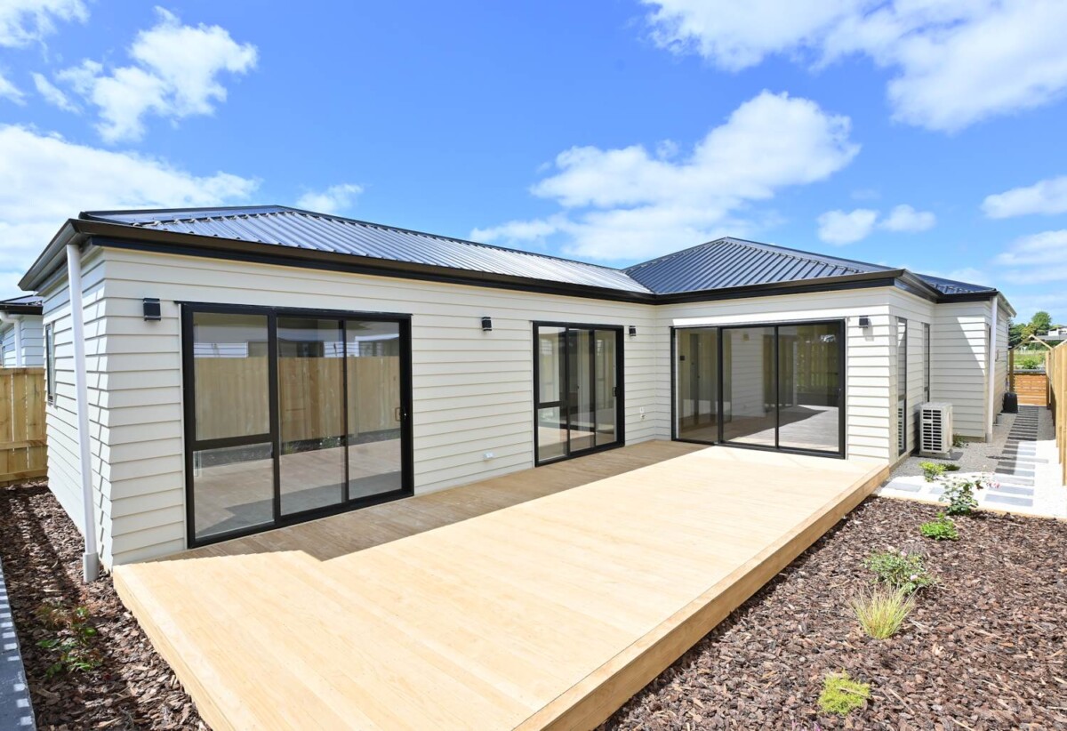 Move-in ready, 2 Kitchens & 2 Ensuites, 163m2 Brandnew 4 beds 3 baths house with double garage on 327m2 section, close to Papakura town centre, schools, 34 Furlough Road, Papakura, Auckland