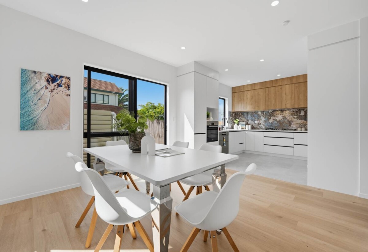 Brandnew standalone 4 beds 2.5 baths home with garage, just moments from the tranquil Auckland Botanic Gardens. shops, schools, motorway access, 0.4 km to Alfriston College, Lot 2/13 Rathmar Drive, Manurewa, Auckland