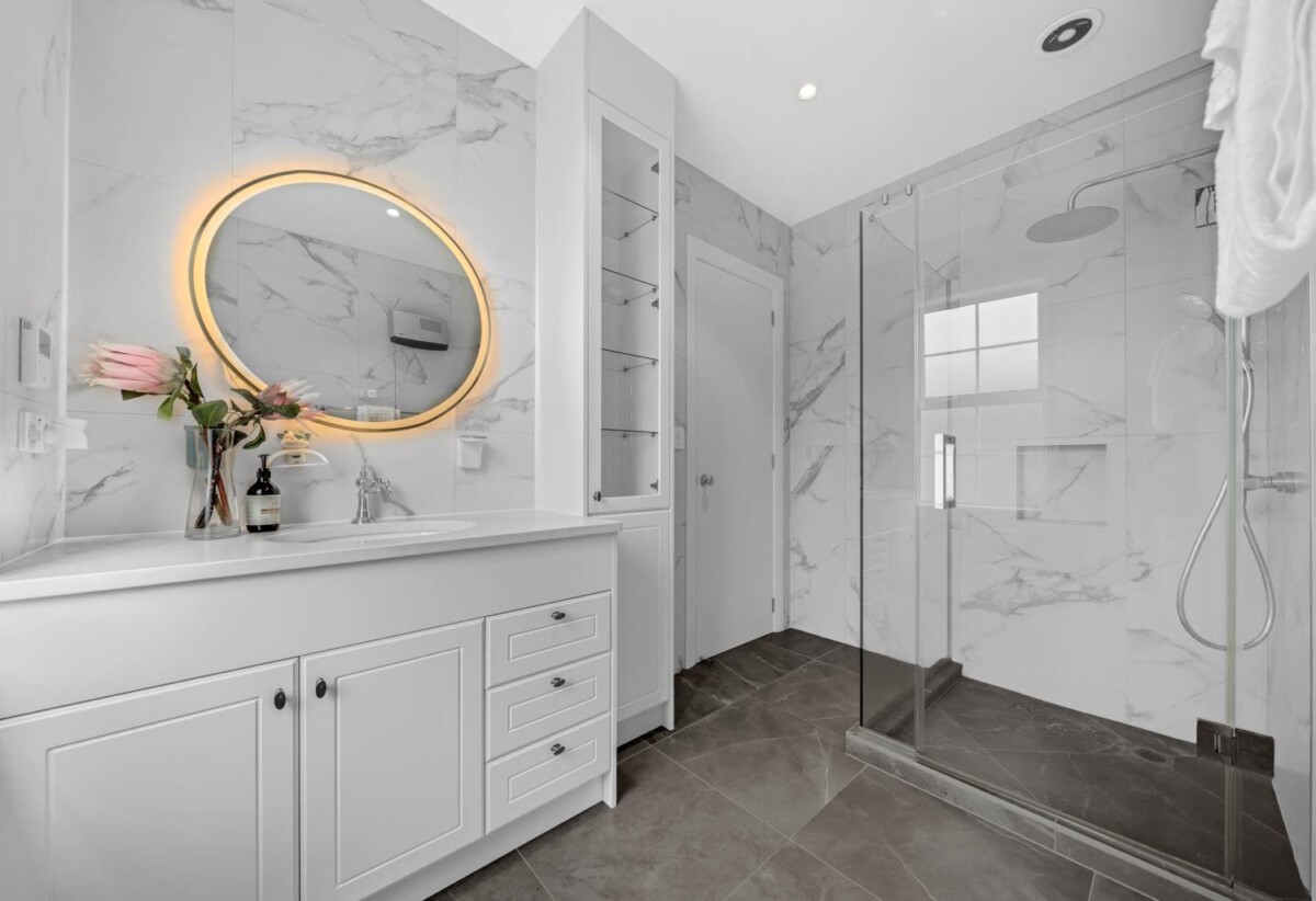 Ormiston school zone, 6 beds + study 5.5 baths house with double garage and 2-beds granny on 489m2 section, Minutes to Ormiston Town Centre, schools, 2 Piringa Street, Flat Bush, Auckland