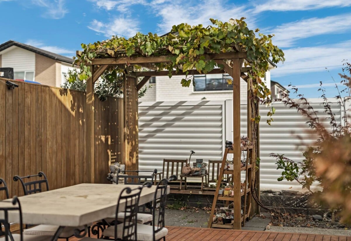 Ormiston school zone, 6 beds + study 5.5 baths house with double garage and 2-beds granny on 489m2 section, Minutes to Ormiston Town Centre, schools, 2 Piringa Street, Flat Bush, Auckland