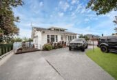 160m2 3 beds 1 baths house with garage on 542m2 section, close to schools, shops, motorway access, 0.9 km to Papatoetoe West School, 204 Shirley Road, Papatoetoe, Auckland