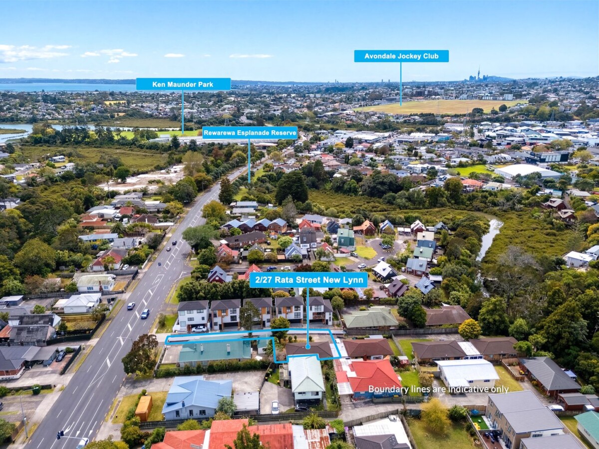 Vendor Cashing Up – Ready to Move In, Brick and tile 3 beds 1.5 bath house with garage, just a short stroll or drive away from Lynn Mall, 2/27 Rata Street, New Lynn, Auckland