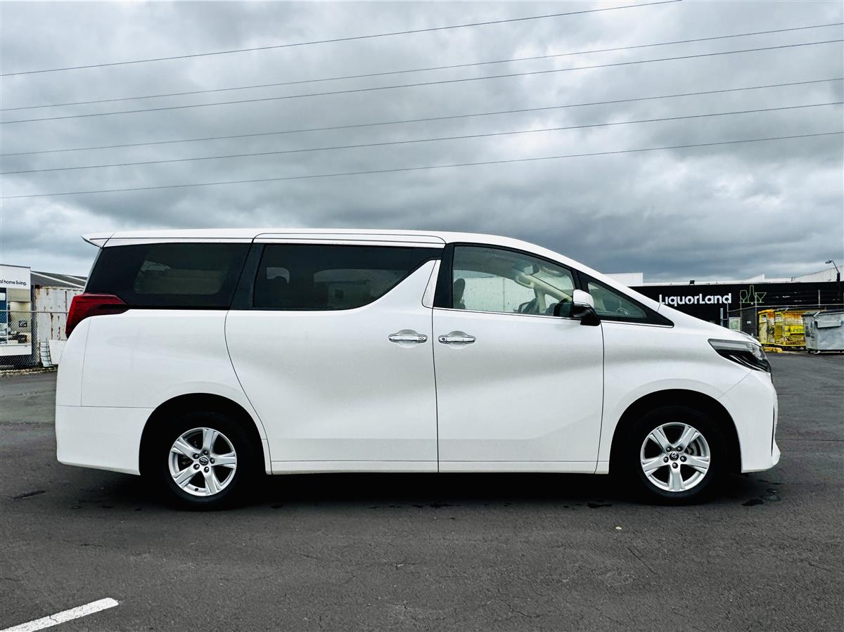 2021 Toyota Alphard Hybrid 4WD 7 Seats VIP People Mover Van Automatic, 2,500 cc, 64,000 km