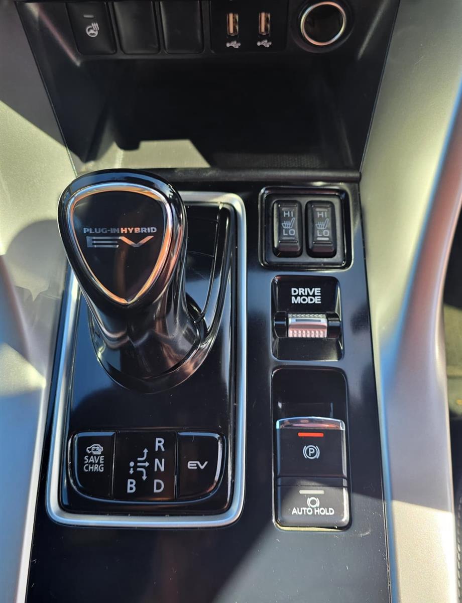 2020 Mitsubishi Eclipse CROSS**PHEV* RV/SUV Automatic, 5 seats, 2,359 cc, 89,312 km