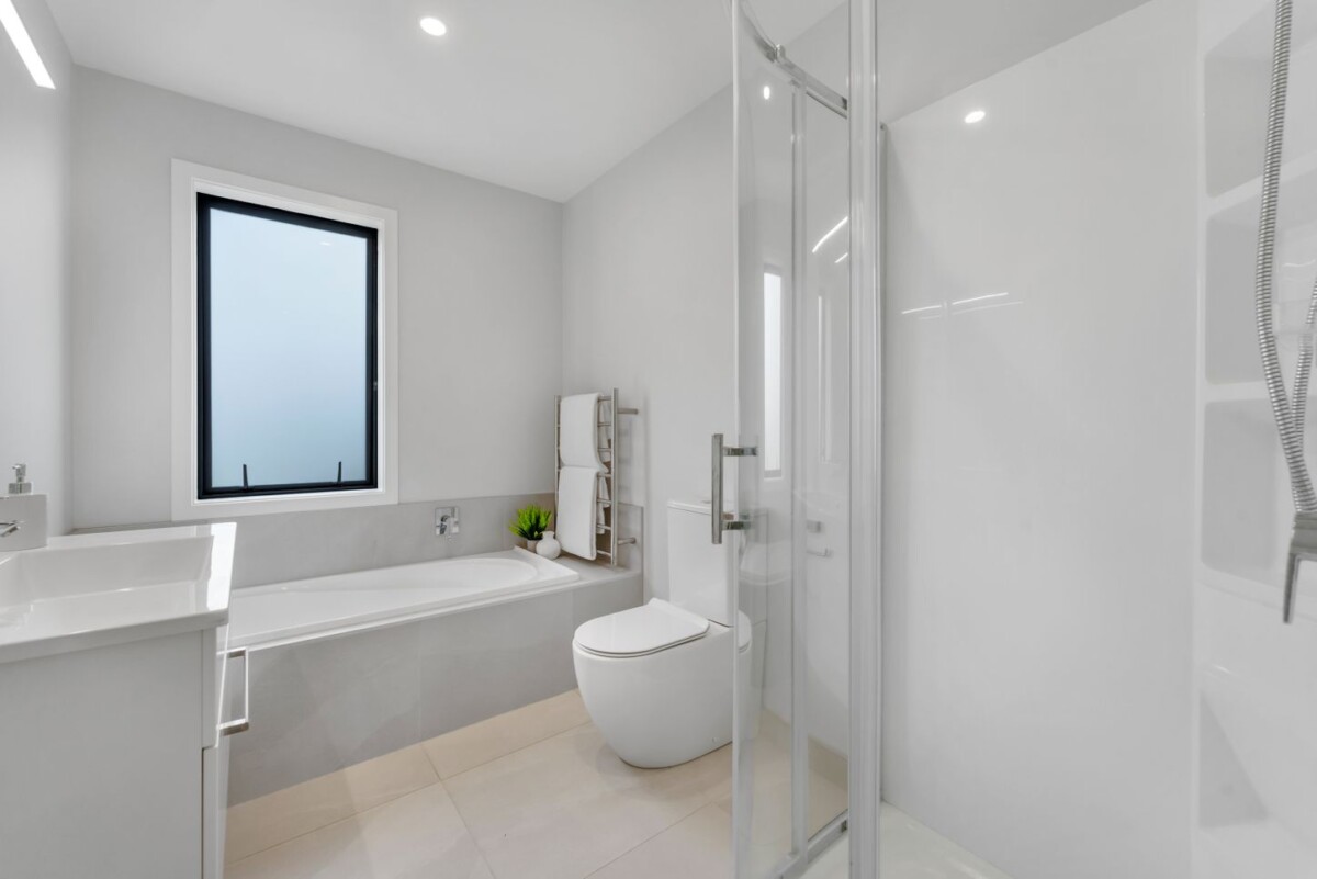 Retiring Owner Cashing Up, 114m2 3 beds 2.5 baths home with 2 var parks on 166m2 section, just moments from the beach and the scenic coastal boardwalk, 2A Treloar Crescent, Hobsonville, Auckland