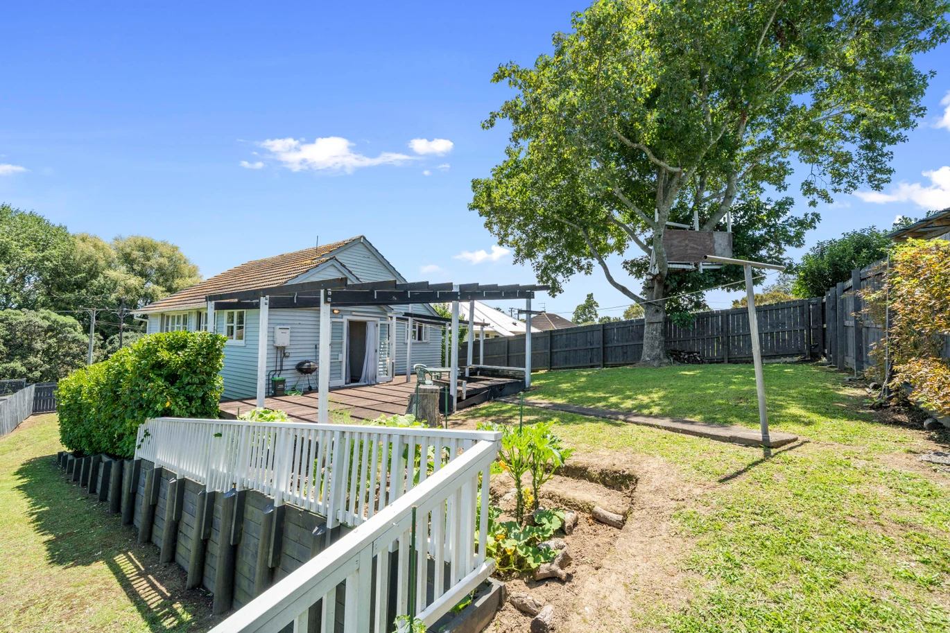 3 beds 1 bath house on 832m2 section, close to schools, shopping centres, motorway access, 71 Hamill Road, Otara, Auckland