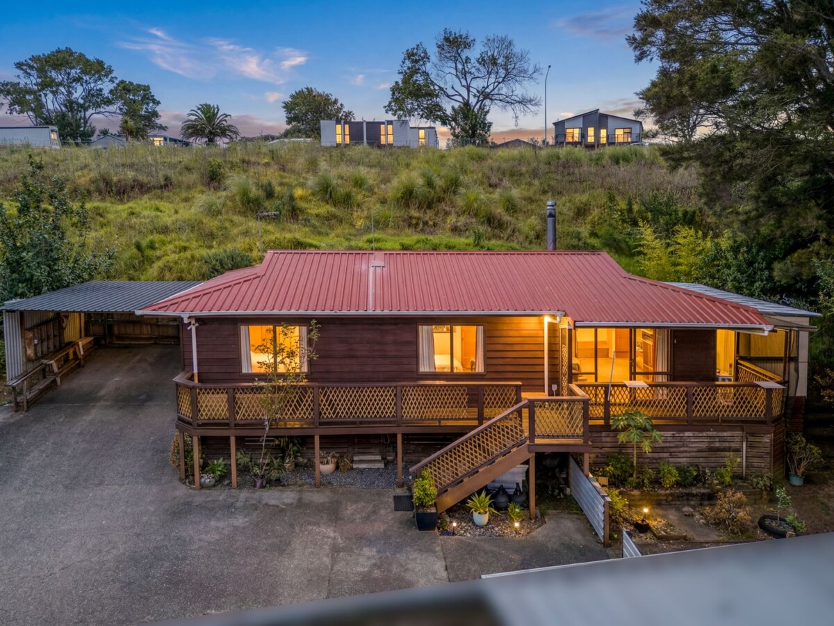 Backing directly onto Tui Glen Reserve, 3 beds 1 bath house with carport, just minutes from WestCity shopping centre, local cafes, schools, easy motorway access, 76B Chilcott Road, Henderson, Auckland