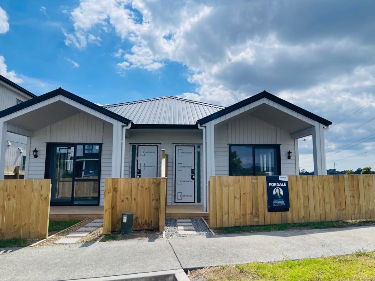 Brandnew 3 beds 2 baths Duplex home with car park, close to seaside park, shops, schools, 25 Kapeta Lane, Karaka, Auckland