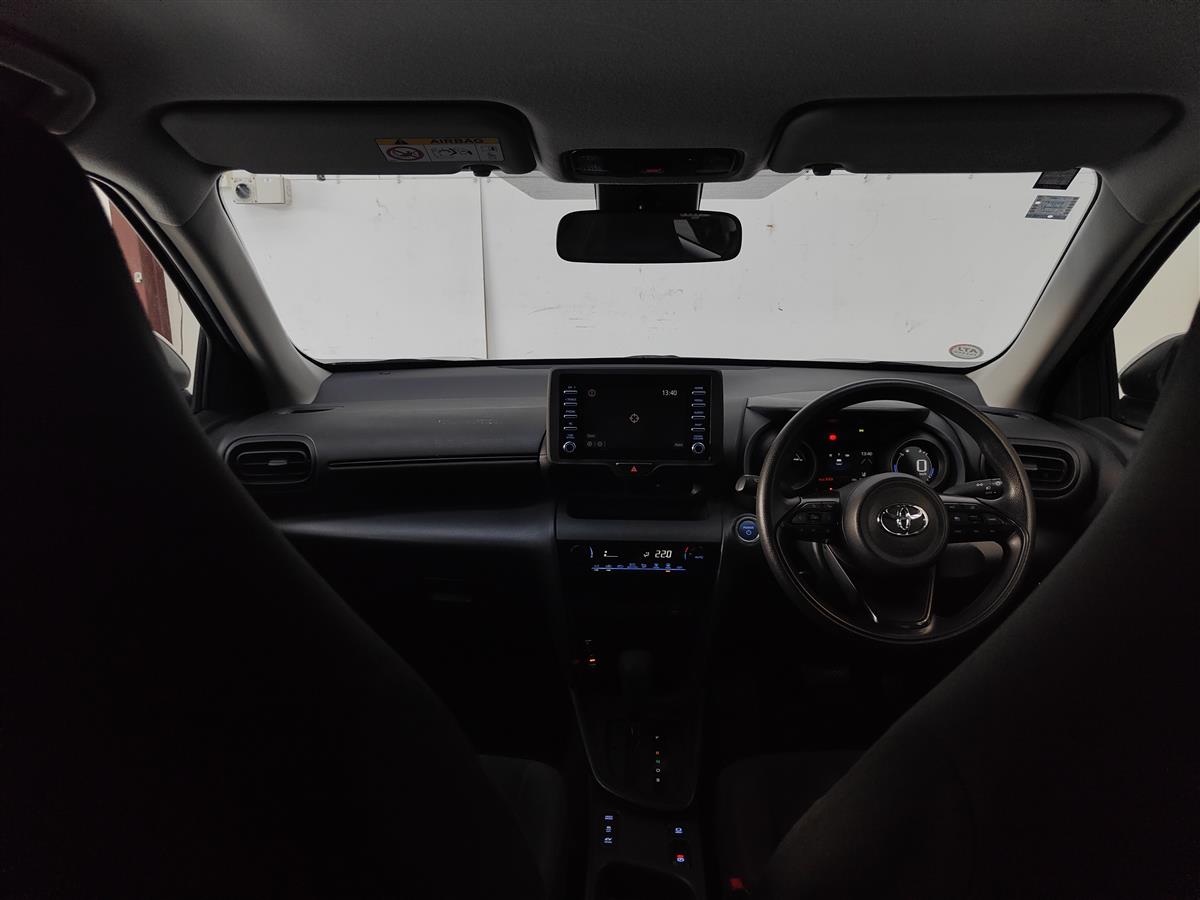 2021 Toyota Yaris Cross HYBRID X/GRADE4/TOYOTA SAFTY SENSE RV/SUV Automatic, 5 seats, Silver, 1,500 cc, 91,906 km