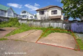 Double school zone, Renovated 2 beds + a separate study/sunroom. 1 bath a separate study/sunroom. home with garage and A large exclusive-use garden area, near the Westfield Newmarket shopping center, zoned for Auckland Grammar School and Epsom Girls’ Grammar School, 494 Manukau Road, Epsom, Auckland