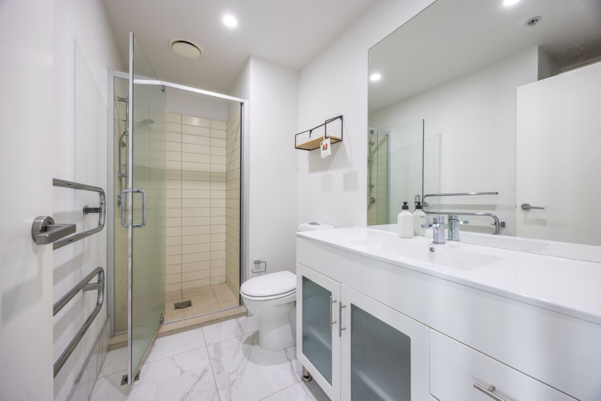 61m2 2 beds 2 baths 1 car park apartment, opposite Woolworths and just a short walk to Spark Arena, cafes, restaurants, and shops, 423/8 Dockside Lane, Auckland Central, Auckland