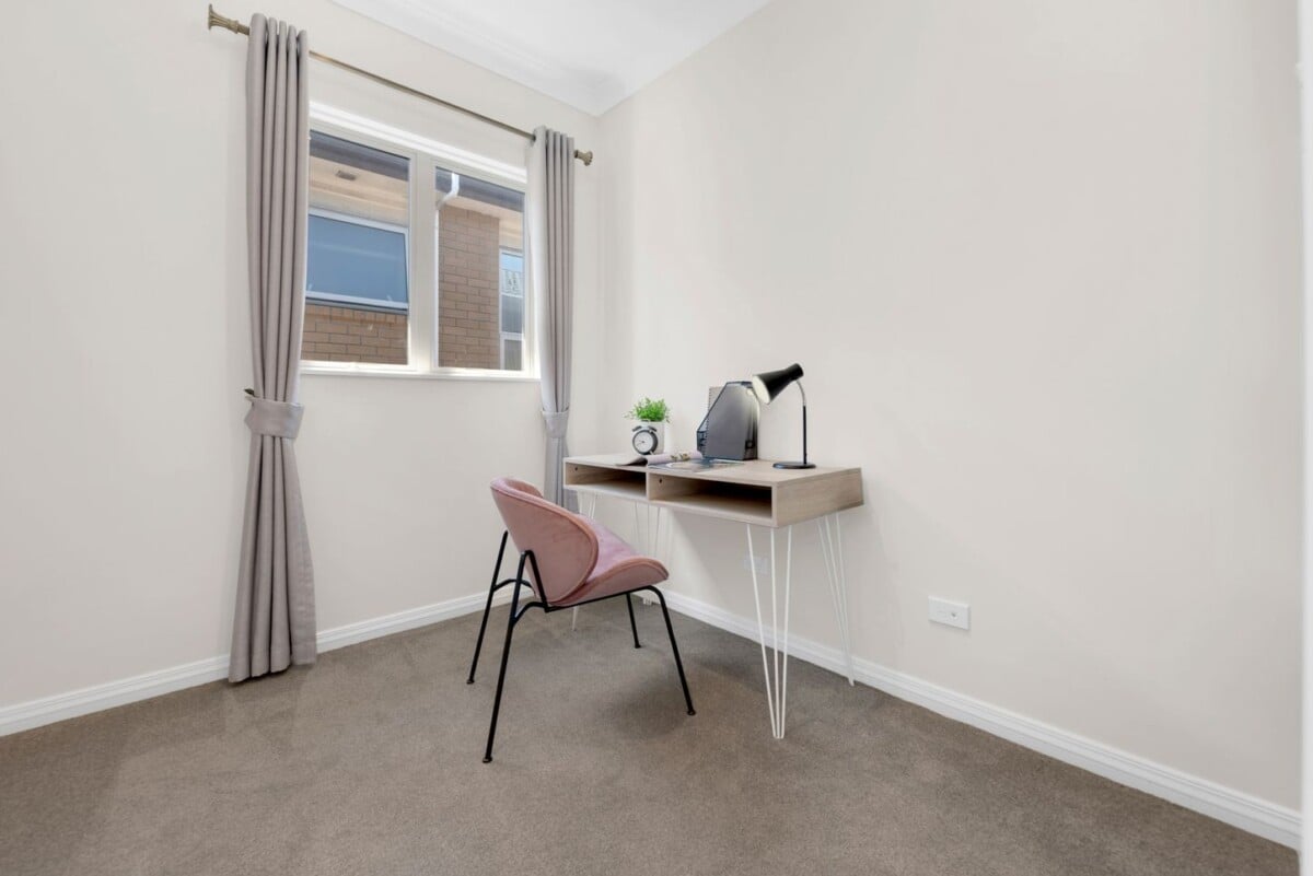 Super Realistic Vendor, Two kitchens, 6 beds + study 5.5 baths house with double garage and 2-beds granny, zoned for Te Nikau Primary School, Ormiston Junior College, Ormiston Senior College, close to schools, shops, 10 Peihinga Road, Flat Bush, Auckland