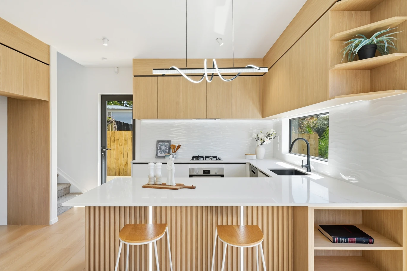 Stamford’s 10-Year Building Warranty Insurance, Standalone freehold New 4 beds 2 baths home with garage, close to schools, shops, Maungakiekie Golf Course & Margaret Griffen Park, zoned for Lynfield College, Marshall Laing Primary, Blockhouse Bay Intermediate, Lot 6/59 Dundale Avenue, Blockhouse Bay, Auckland