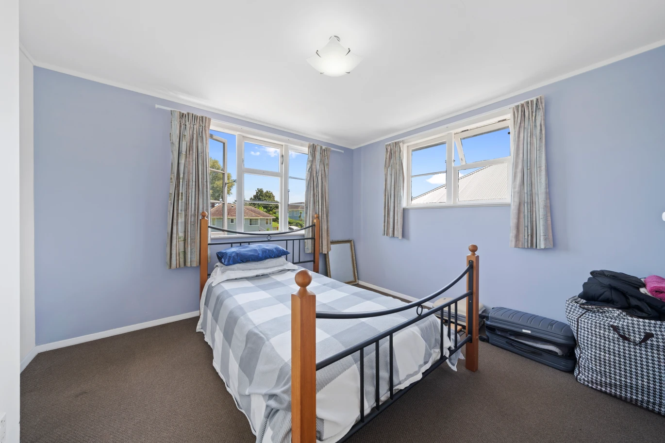 3 beds 1 bath house on 832m2 section, close to schools, shopping centres, motorway access, 71 Hamill Road, Otara, Auckland