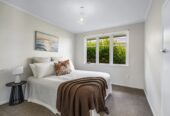 116m2 3 beds 1 bath house on 410m2 section, close to schools, Manukau shopping centre, Auckland Botanic Gardens, motorway access, 35 Tampin Road, Hillpark, Auckland