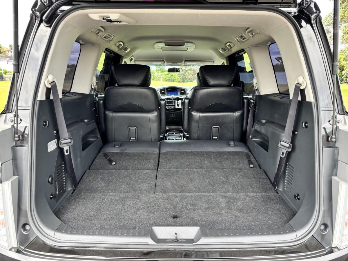 2013 Nissan Elgrand 2.5 Highway Star, Black, Automatic, 7 seats, 5 Door, Van, 2500cc, Petrol, 140,883km