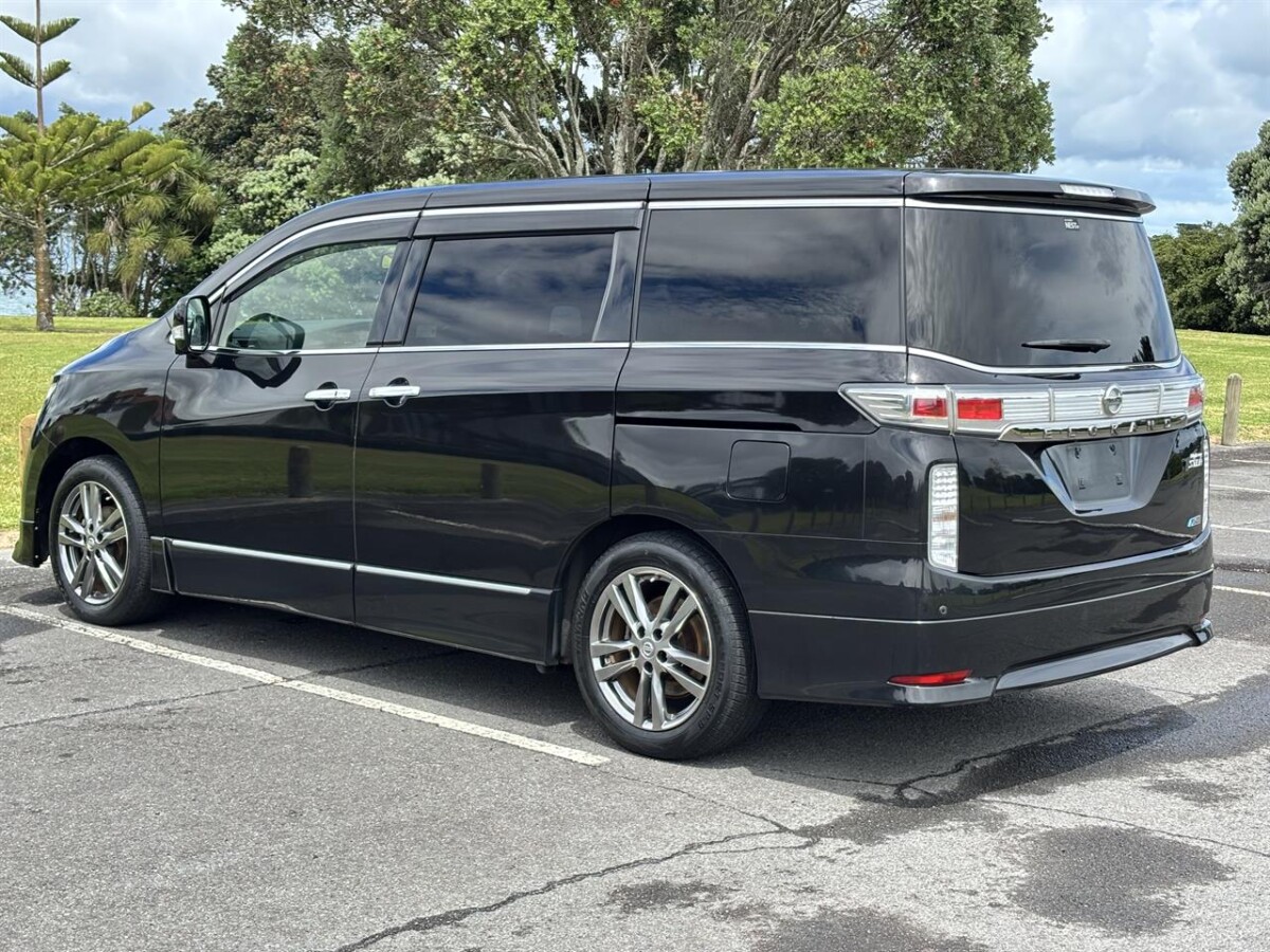 2013 Nissan Elgrand 2.5 Highway Star, Black, Automatic, 7 seats, 5 Door, Van, 2500cc, Petrol, 140,883km