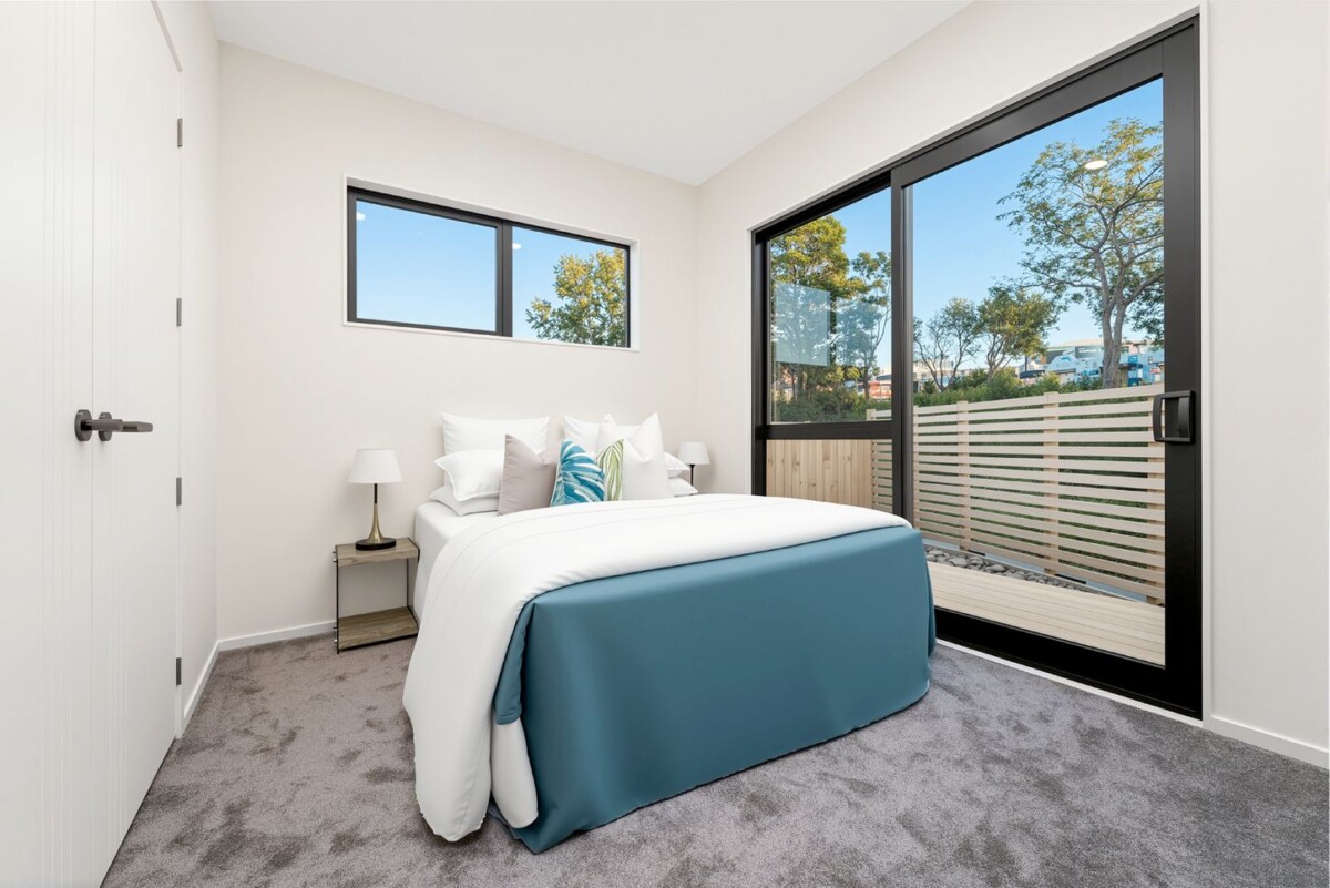 Brandnew 4 beds 3 baths house with garage and deck, zoned for Hobsonville School and Hobsonville Point High School. Local shops, cafes and public transport are nearby, easy motorway access, 26 Curtiss Circle, Hobsonville, Auckland