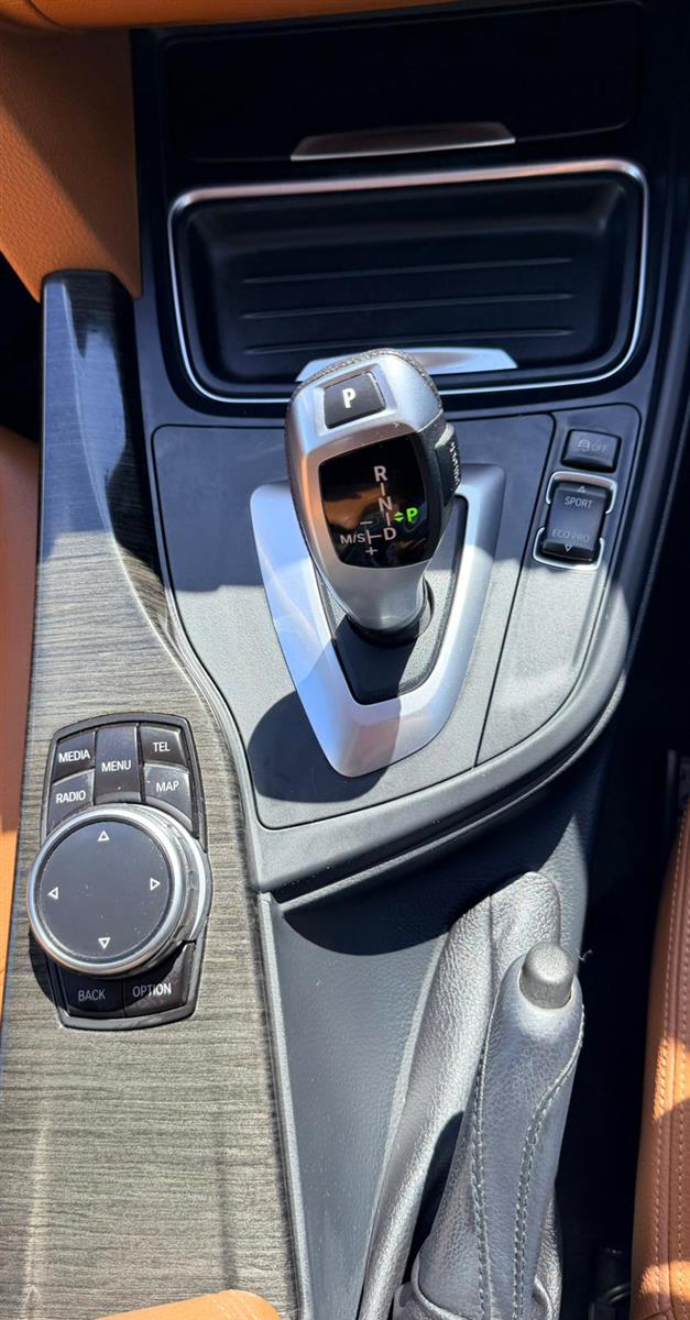 2013 BMW 320i GT**Leather Seats*Sedan Automatic, Black, 5 seats, Petrol, 1,997 cc, 81,797 km