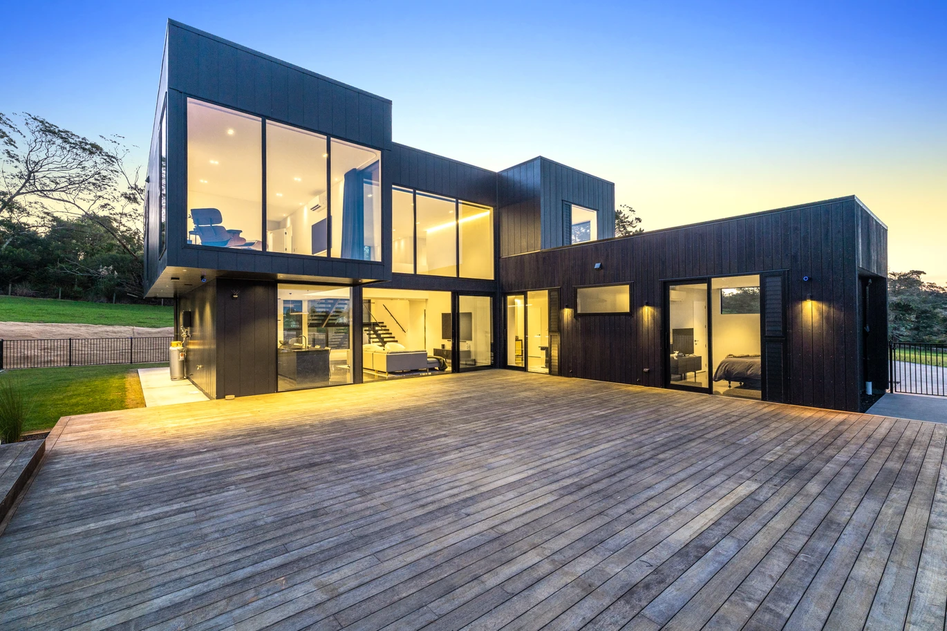 398m2 Luxury Architectural 4 beds 3 baths house on 3.8 ha land, Large 7.0m internal-access garage (ideal for oversized vehicles), Positioned in the sought-after Swanson foothills, Approx. 21km to Auckland CBD, Close to Swanson Village, train station, and local amenities, .49 Candia Road, Swanson, Auckland