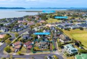 310m2 5 beds + study 2.5 baths house with double garage on 699m2 section, easy walk to Marina View School and close to the marina, reserves, shops, and excellent schooling including Hobsonville Point Secondary School, 2/2 Hobie Court, West Harbour, Auckland