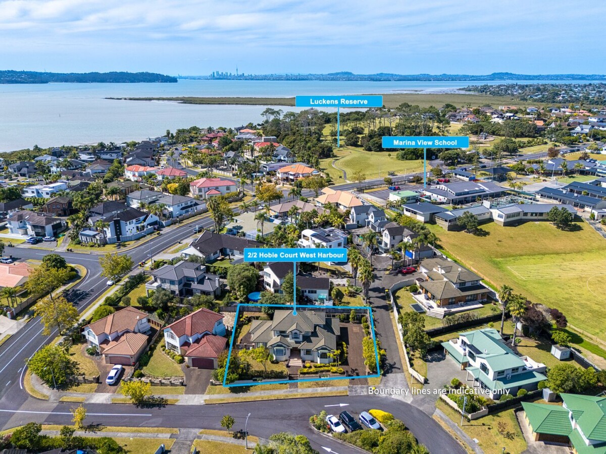 310m2 5 beds + study 2.5 baths house with double garage on 699m2 section, easy walk to Marina View School and close to the marina, reserves, shops, and excellent schooling including Hobsonville Point Secondary School, 2/2 Hobie Court, West Harbour, Auckland