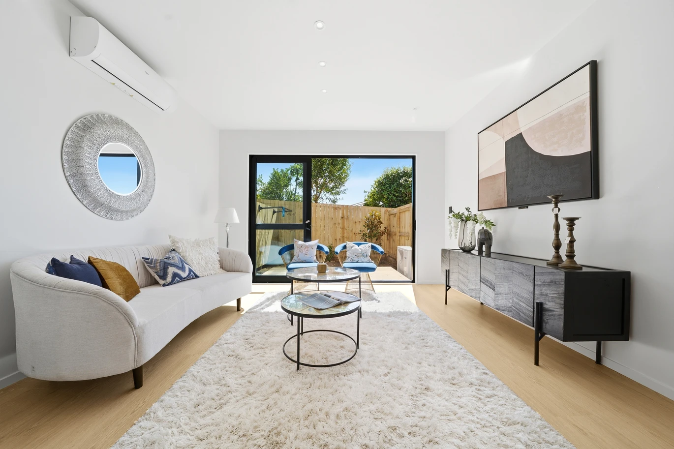 10-Year Stamford Building Warranty, Brandnew freehold Brick 3 beds 2.5 baths home with car park, walks to Howick Domain and Owairoa Primary School, and zoned for Sancta Maria College and Howick College. Just minutes to Howick Village, supermarket, beach, 4/44 Drake Street, Howick, Auckland