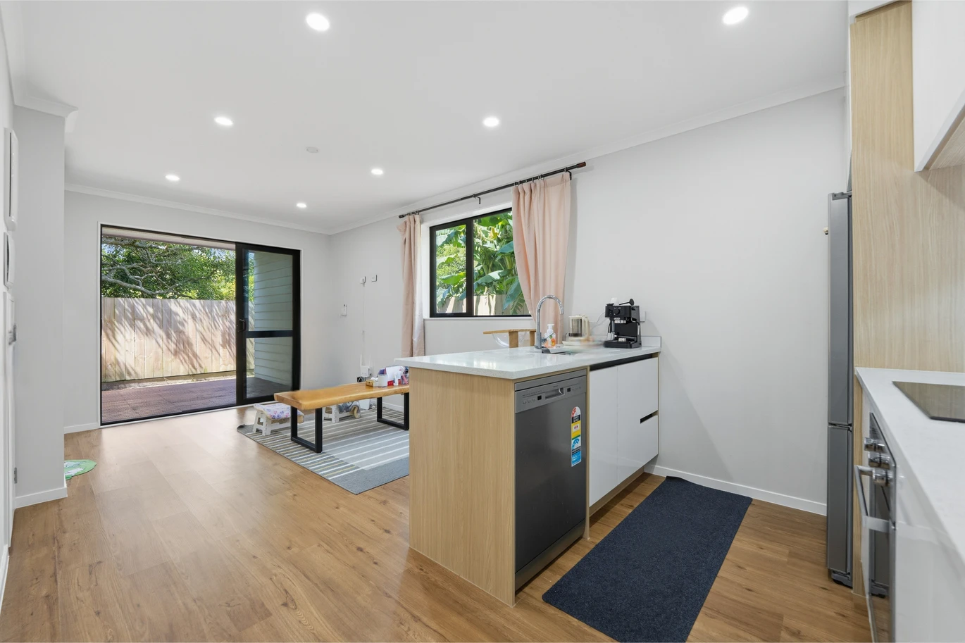 111m2 2 beds 2.5 baths home with car park, close to schools, local cafes, and the coastal walkways, motorway access, 7/3 Royal View Road, Te Atatu South, Auckland