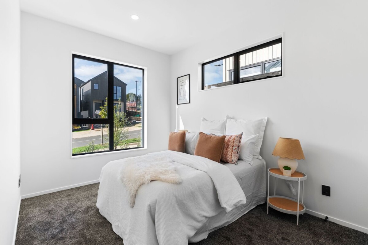 Brandnew Standalone 3 beds 2 baths house with deck and car park, moments from Newsham Medical Centre and a nearby café, while Pukekohe Town Centre is only a short five-minute drive away. The Bombay motorway on-ramp is approximately 10 minutes away, 32 Taukahiwi Road, Pukekohe, Auckland