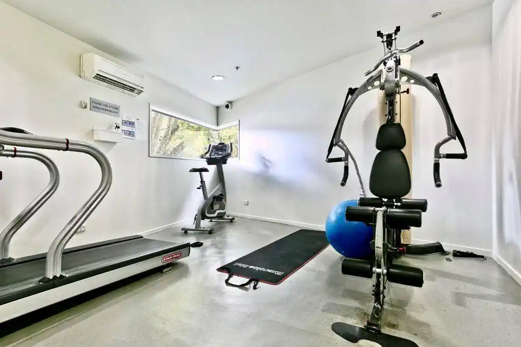 Auckland Girls’ Grammar School zone, 41m2 Freehold 1 bed 1 bath 1 car park apartment, On-site swimming pool, GYM, and sauna free to use for residents, 13E/156 Vincent Street, City Centre, Auckland