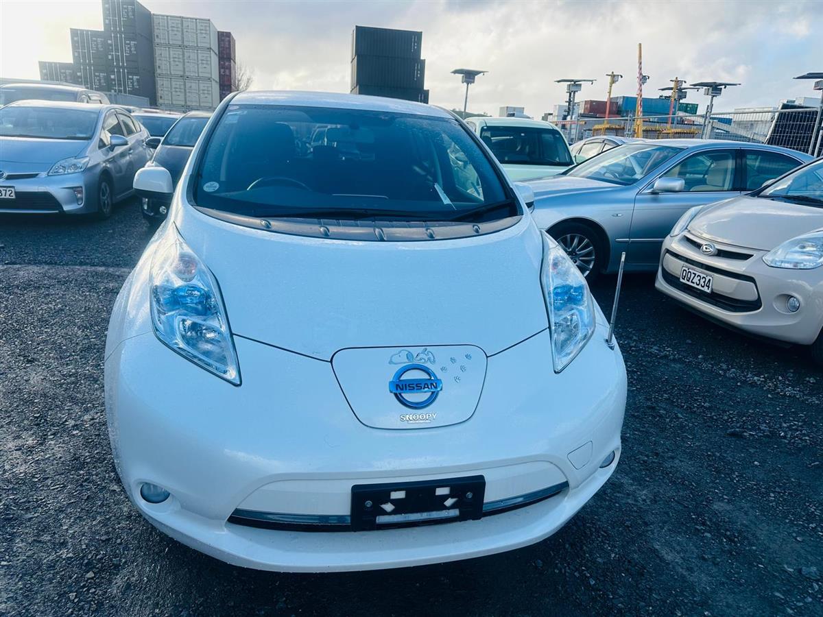 Stock clearance, 2014 Nissan Leaf Hatchback Automatic, 5 seats, Electric, 89,319 km