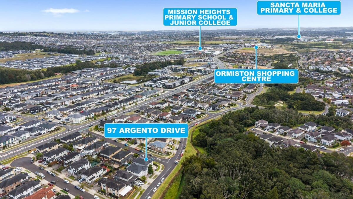 280m2 5 beds 4.5 baths house with double garage on 388m2 section, including 3 ensuites, 1 ensuite ground floor, 97 Argento Avenue, Flat Bush, Auckland