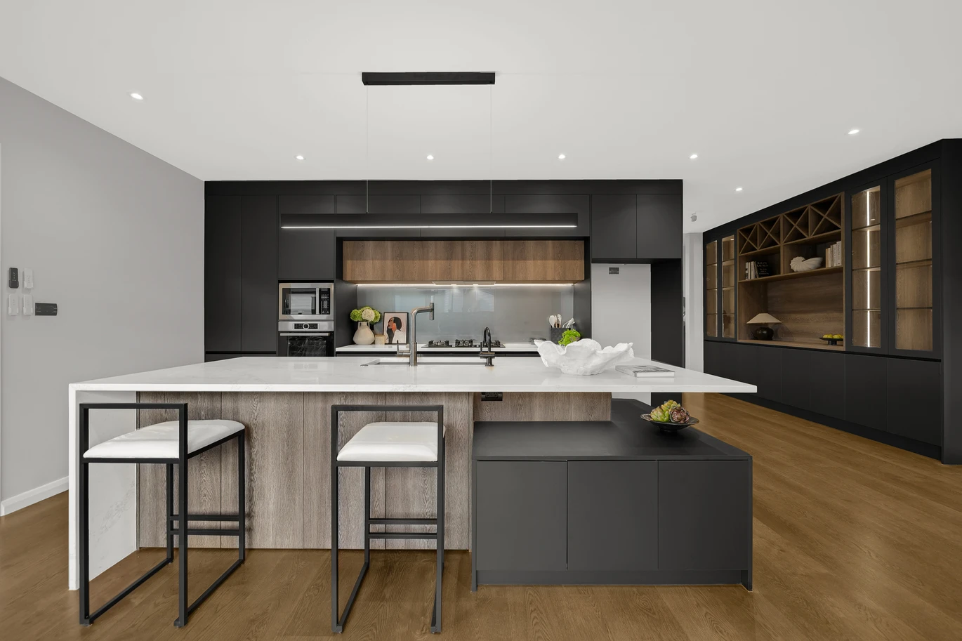 368m2 7 beds 4.5 baths house with 2 beds granny on 492m2 section, Central air conditioning and built-in surround sound system, Mini golf practice pad outdoors, close to parks, reserves, shopping centres, schools, 3 Bendridge Street, Flat Bush, Auckland