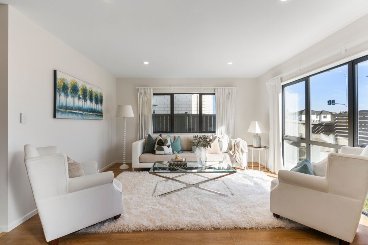 318m2 7 beds 4.5 baths house with double garage and 2 beds granny, Ormiston Town Centre is right on your doorstep, and Ormiston schools nearby, 403 Ormiston Road, Flat Bush, Auckland