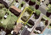3 beds 2 baths house with 2 car parks on 371m2 section, features include a heat pump, a loft, and plenty of off-street parking, near Cornwall Park, 0.6 km to Oranga School, 1.4 km to One Tree Hill College, 12 Moata Road, One Tree Hill, Auckland