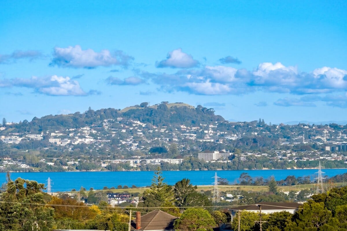 198m2 Renovated 4 beds 2.5 baths house with double garage and City View & Sea View, on 450m2 section, close to Massey High School, and just a short drive to the shopping and dining hubs of Westgate, NorthWest, and Lincoln Road, 18 Cityview Place, Massey, Auckland