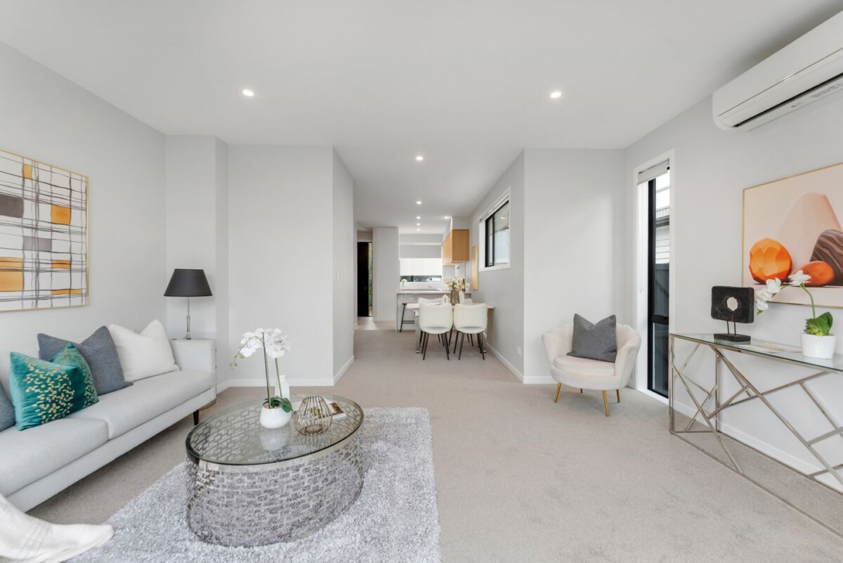 Retiring Owner Cashing Up, 114m2 3 beds 2.5 baths home with 2 var parks on 166m2 section, just moments from the beach and the scenic coastal boardwalk, 2A Treloar Crescent, Hobsonville, Auckland