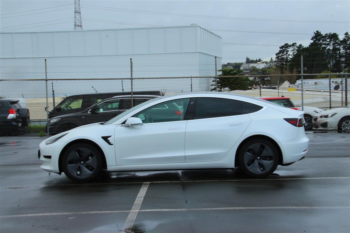 2019 Tesla Model 3 Long Range 4WD Sedan Automatic, 5 seats, Electric, 22,500 km