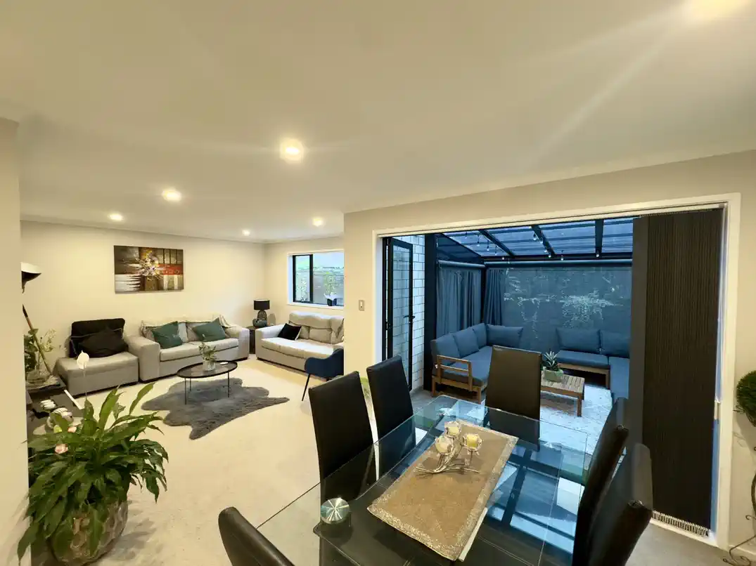 For rent, 4 beds 2.5 baths home with garage, Available from: Saturday, April 25, 87 Andrew Jack Road, Silverdale, Auckland