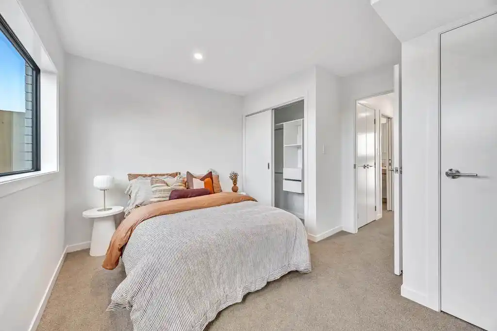 Brandnew 2 beds 1 bath home with car port, Just a short distance to Browns Bay Beach and Albany Mall, close to schools, motorway access, 40 Kanapa Road, Northcross, Auckland
