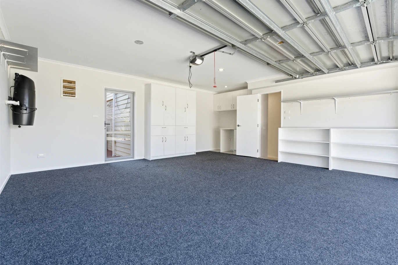 254m2 Brick and weatherboard 5 beds 3.5 baths house with double garage on 467m2 section, close to schools, Westfield St Lukes shopping centre, 23B Watea Road, Sandringham, Auckland