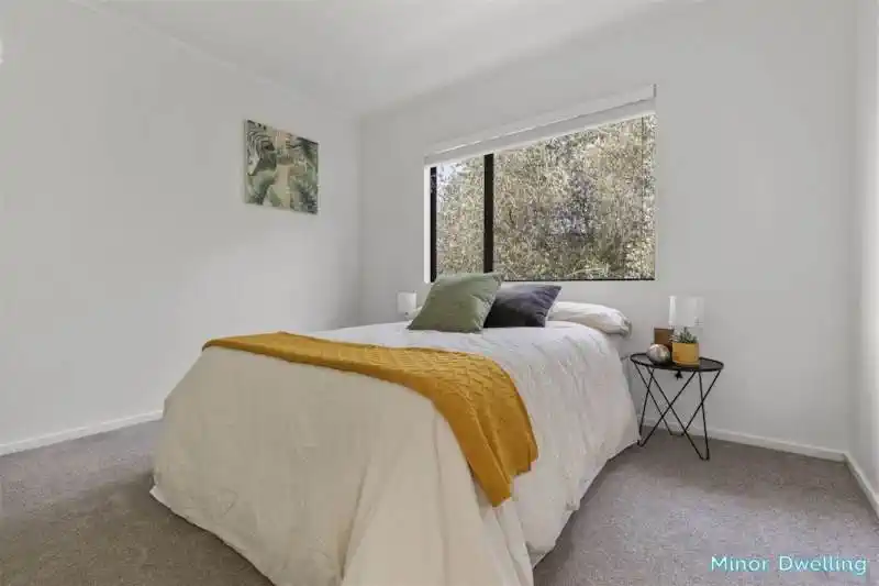 Renovated 4 beds main home + 2 beds standalone Minor Dwelling on 600m2 section, Currently rented at $1280 per week with friendly tenants who would like to stay on, close to Motorways, Parks, Wairau Valley shops, Kindergartens, local schools – Glenfield Intermediate, Target Rd Primary & Wairau Intermediate, 8 & 8A Kupari Place, Totara Vale, Auckland