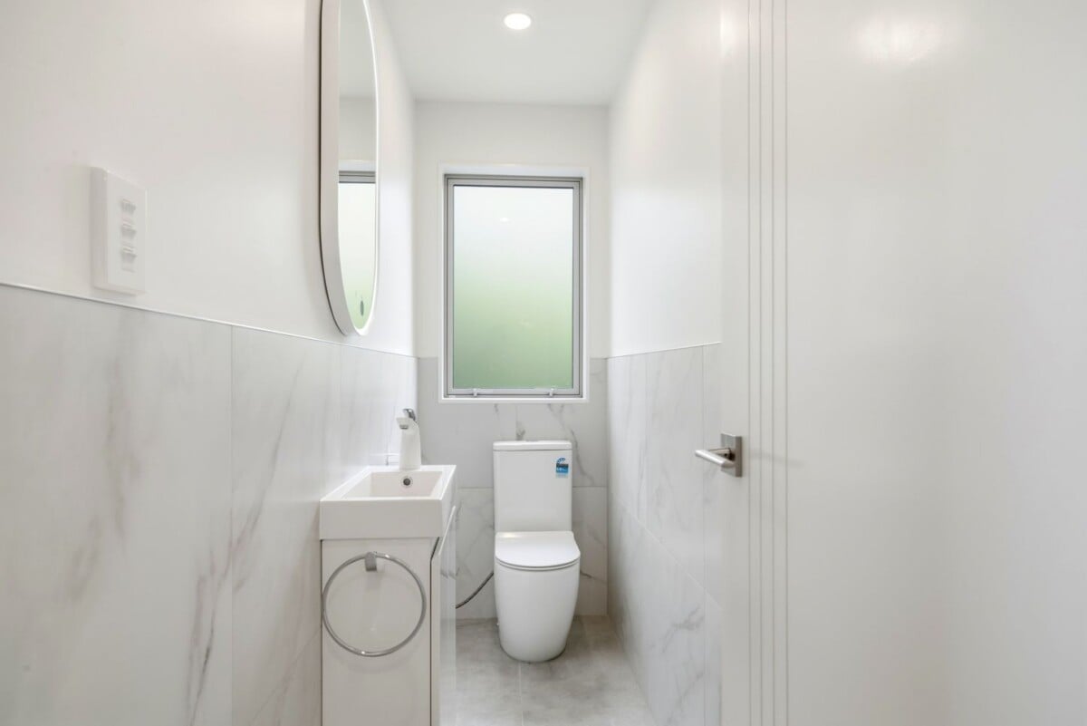 Brandnew standalone 3 beds 2.5 baths home with garage, Minutes to LynnMall Shopping Centre and the popular Brickworks dining precinct, zoned for Fruitvale School, Blockhouse Bay Intermediate, Green Bay High School, 26E Trojan Crescent, New Lynn, Auckland