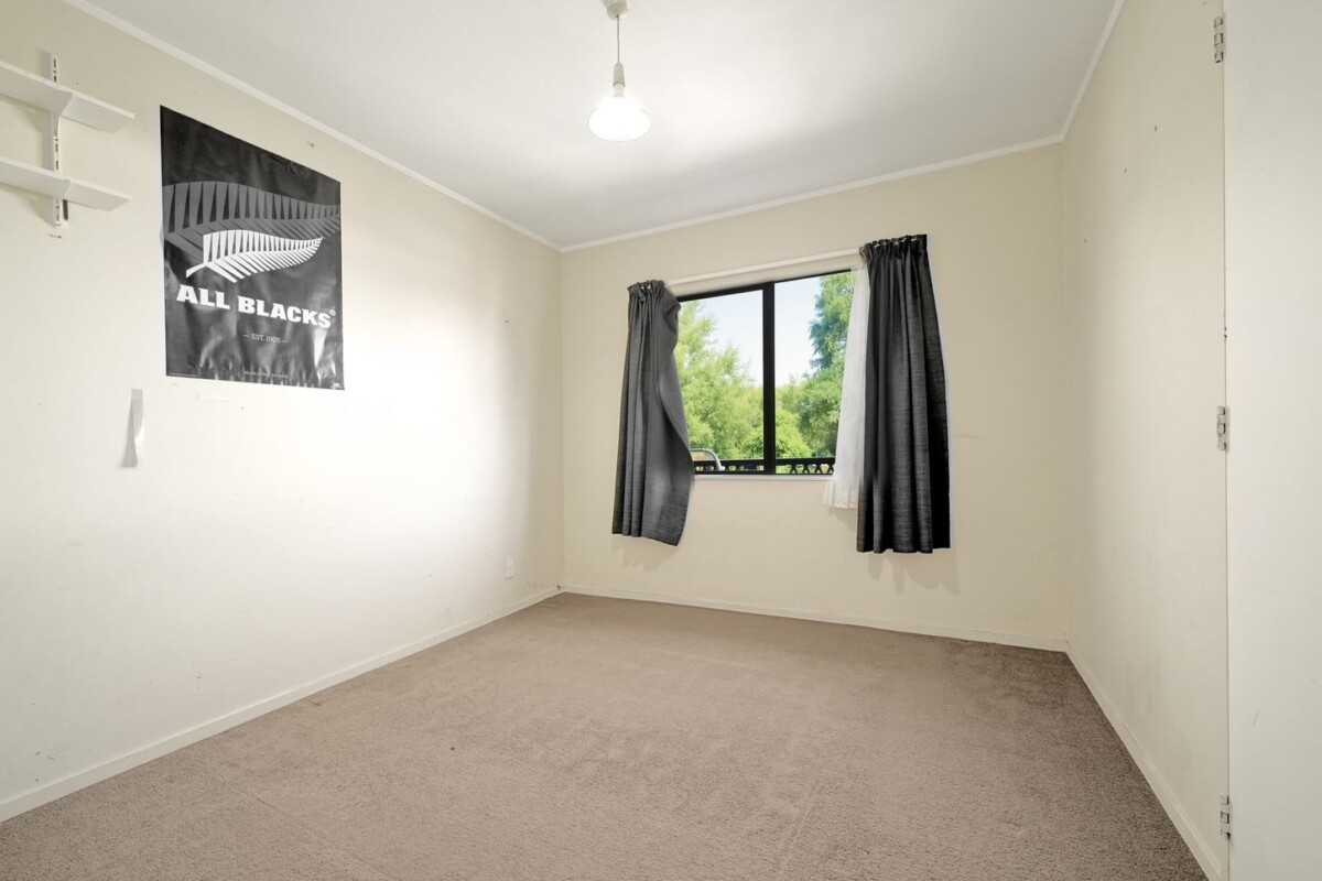 Backing directly onto Tui Glen Reserve, 3 beds 1 bath house with carport, just minutes from WestCity shopping centre, local cafes, schools, easy motorway access, 76B Chilcott Road, Henderson, Auckland