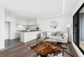 Standalone 4 beds 3 baths home with garage, close to Takapuna’s vibrant shopping precinct, beaches, schools, walks to Takapuna Grammar School and Hauraki Primary School, 2/49 Northboro Road Belmont, Auckland
