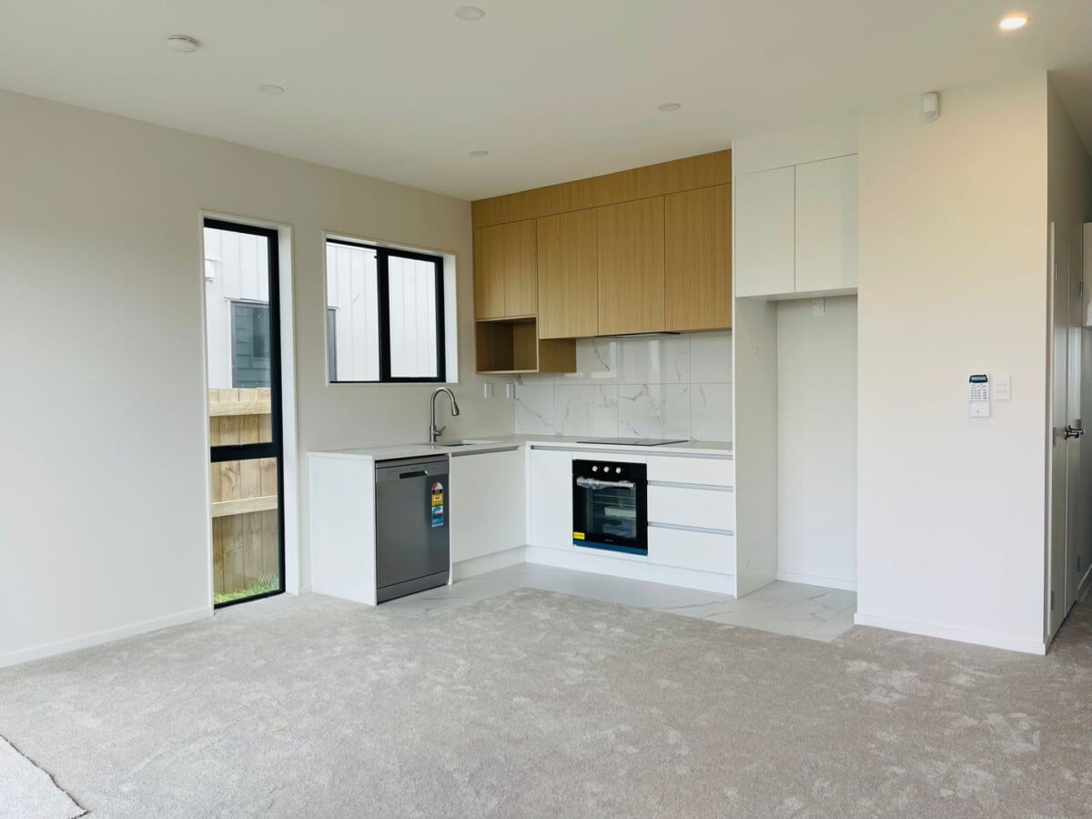 Brandnew 3 beds 2 baths Duplex home with car park, close to seaside park, shops, schools, 25 Kapeta Lane, Karaka, Auckland
