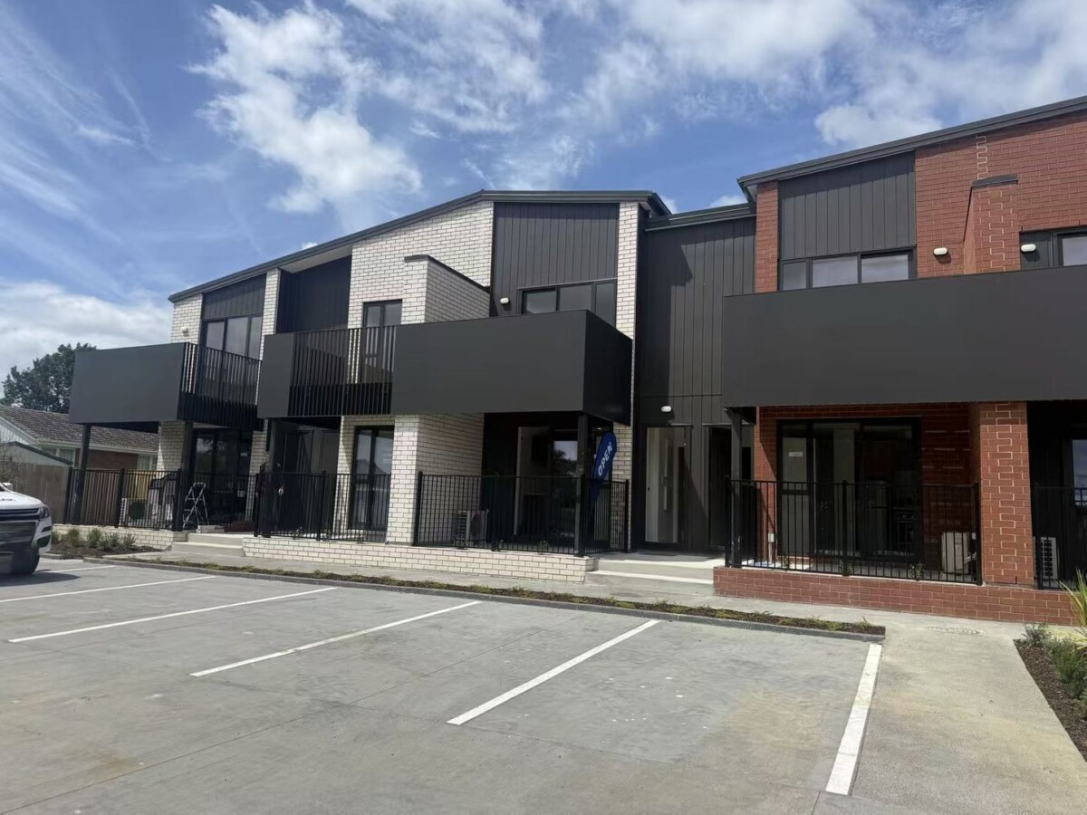 $759k Investment. Dual-Key Incomes. Turnkey investment – 10% deposit at unconditional, balance on completion, 10 & 12 Humphreys Place, Mangere, Auckland