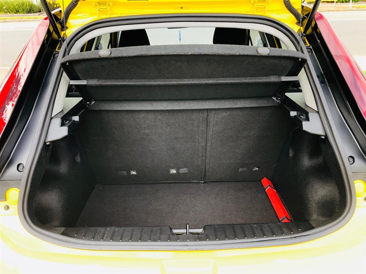 2022 MG 3 Hatchback Automatic, Petrol, 1,498 cc, 28,000 km